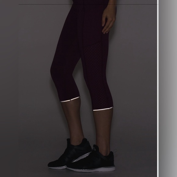 Lululemon Mind Over Miles Crop Marvel Leggings 17” Size 10 - Picture 5 of 17